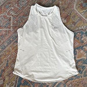 Nike Swift Dri Fit Tank Top Small